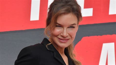 Renée Zellweger: Producer Offered Me Wine Before Nude Scene。